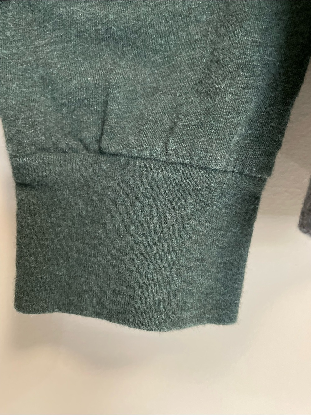 Roots Long Sleeve Raglan Tee Green Gray Plaid Women’s Small - Picture 8 of 9